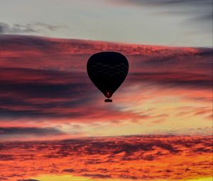 Preview wallpaper air balloon, sky, flight, sunset, clouds