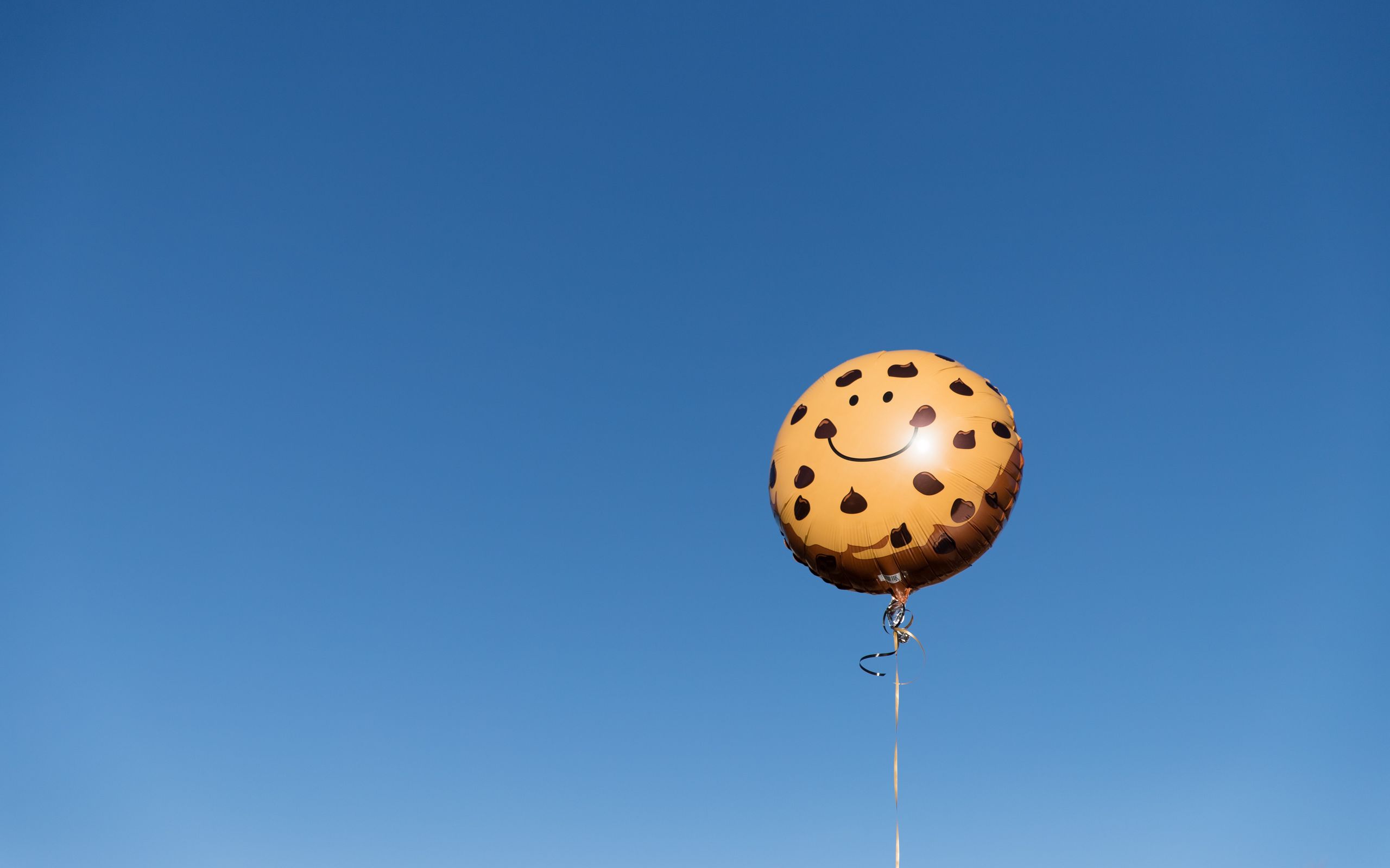 2560x1600 Wallpaper air balloon, smiley, smile, sky