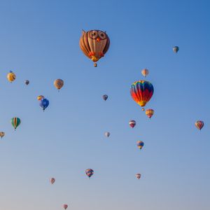 Preview wallpaper air balloons, flight, sky, owl