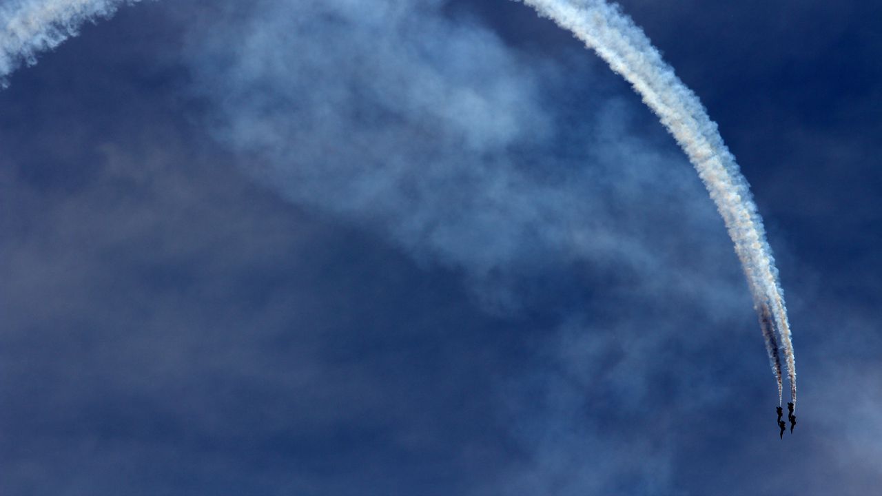 Wallpaper airplanes, sky, aerobatics, track