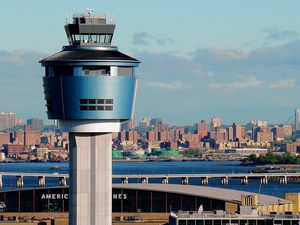 Preview wallpaper airport, laguardia, delta airlines, 2015