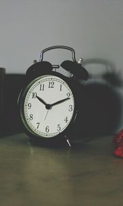 Preview wallpaper alarm clock, clock, table