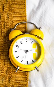 Preview wallpaper alarm clock, yellow, time, plaid