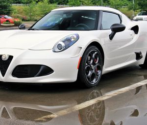 Preview wallpaper alfa romeo 4c, white, side view