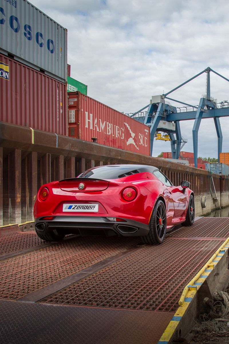 Download Wallpaper X Alfa Romeo C Zender Red Rear View