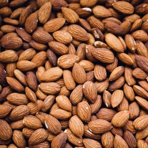 Preview wallpaper almonds, nuts, core
