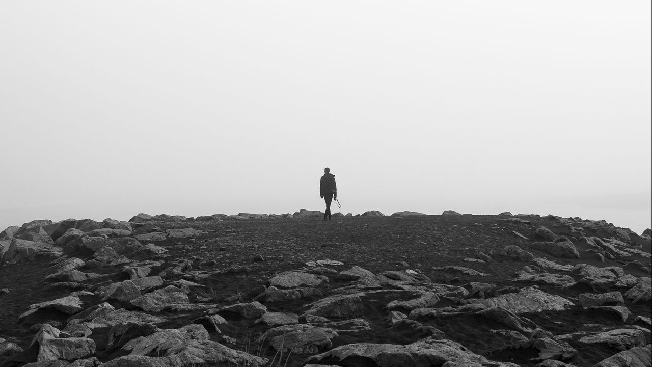 Wallpaper alone, bw, rocks, solitude, horizon