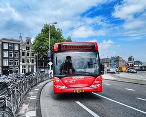 Preview wallpaper amsterdam, bus, city