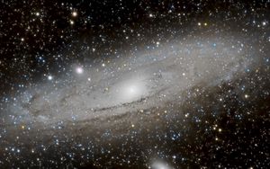 Preview wallpaper andromeda galaxy, galaxy, glow, stars, space