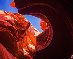 Preview wallpaper antelope canyon, canyon, shadows, relief