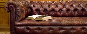 Preview wallpaper antiques, library, bed, book, books, old, style