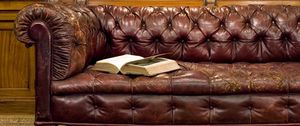 Preview wallpaper antiques, library, bed, book, books, old, style