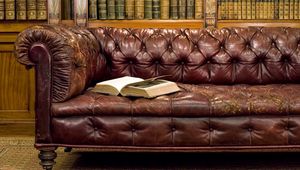 Preview wallpaper antiques, library, bed, book, books, old, style