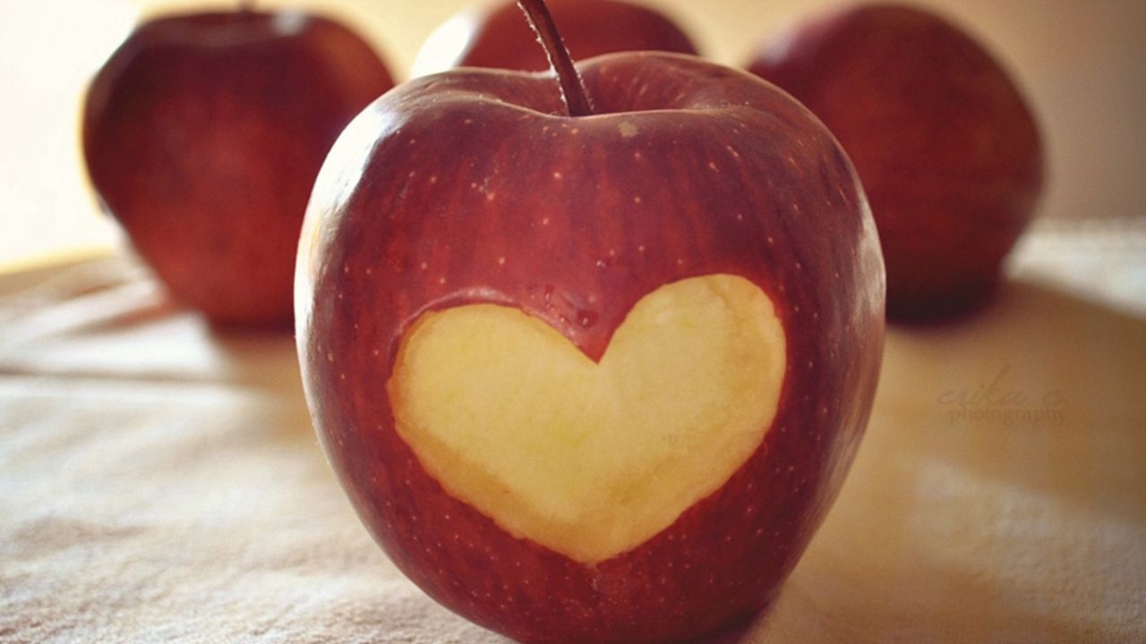 Wallpaper apple, food, heart, shape