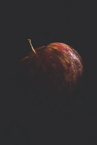 Preview wallpaper apple, fruit, drops, macro, dark