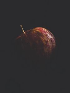 Preview wallpaper apple, fruit, drops, macro, dark