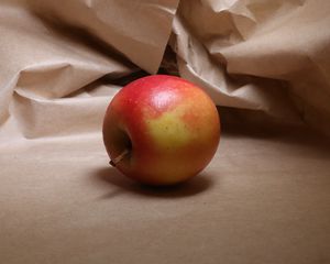 Preview wallpaper apple, fruit, fresh, paper