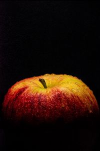 Preview wallpaper apple, fruit, fresh, drops, macro