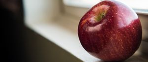 Preview wallpaper apple, fruit, macro, red