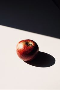 Preview wallpaper apple, fruit, red, shadow