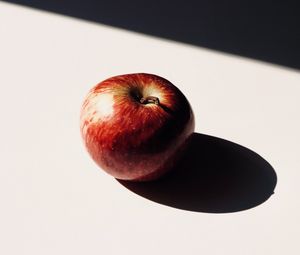 Preview wallpaper apple, fruit, red, shadow