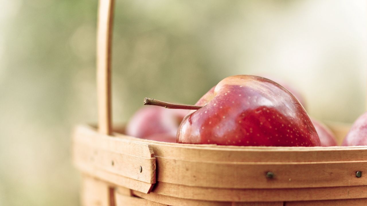 Wallpaper apple, fruit, ripe, basket