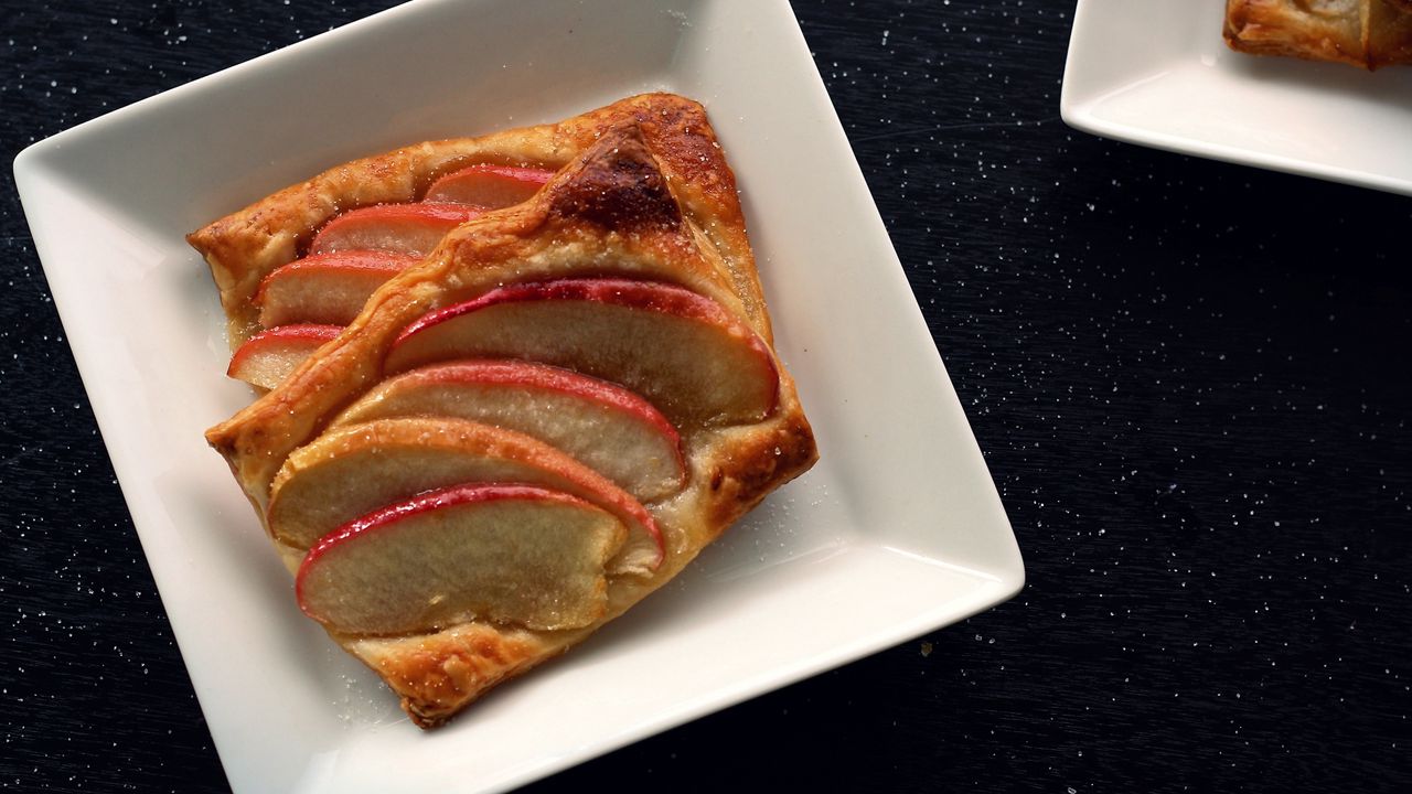 Wallpaper apple pie, pastry, plate