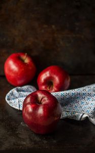 Preview wallpaper apple, red, fruit, still life