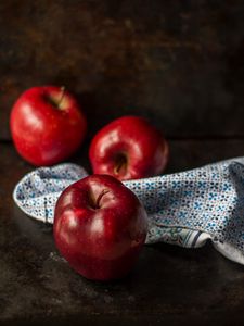 Preview wallpaper apple, red, fruit, still life