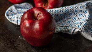 Preview wallpaper apple, red, fruit, still life