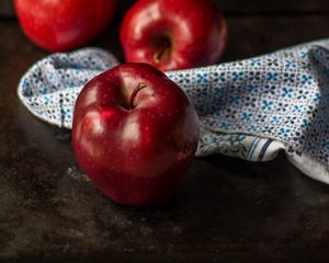 Preview wallpaper apple, red, fruit, still life