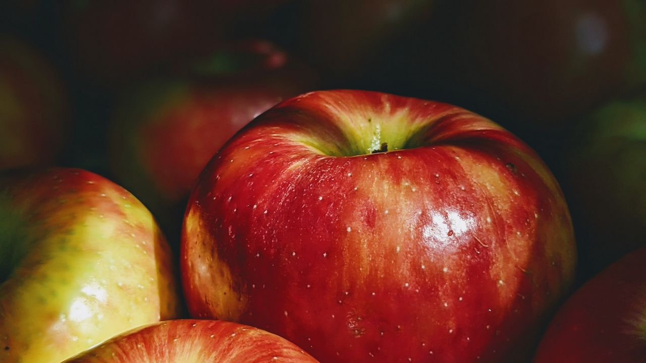 Wallpaper apple, red, fruit, macro