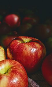 Preview wallpaper apple, red, fruit, macro