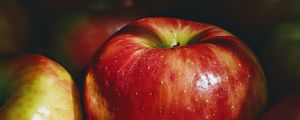 Preview wallpaper apple, red, fruit, macro