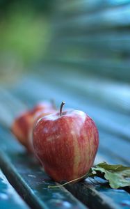 Preview wallpaper apple, ripe, bench