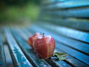 Preview wallpaper apple, ripe, bench