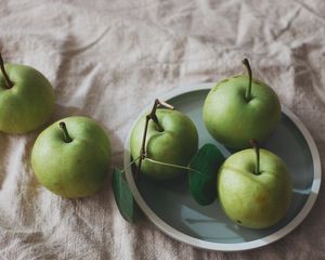 Preview wallpaper apples, fruit, plate, cloth