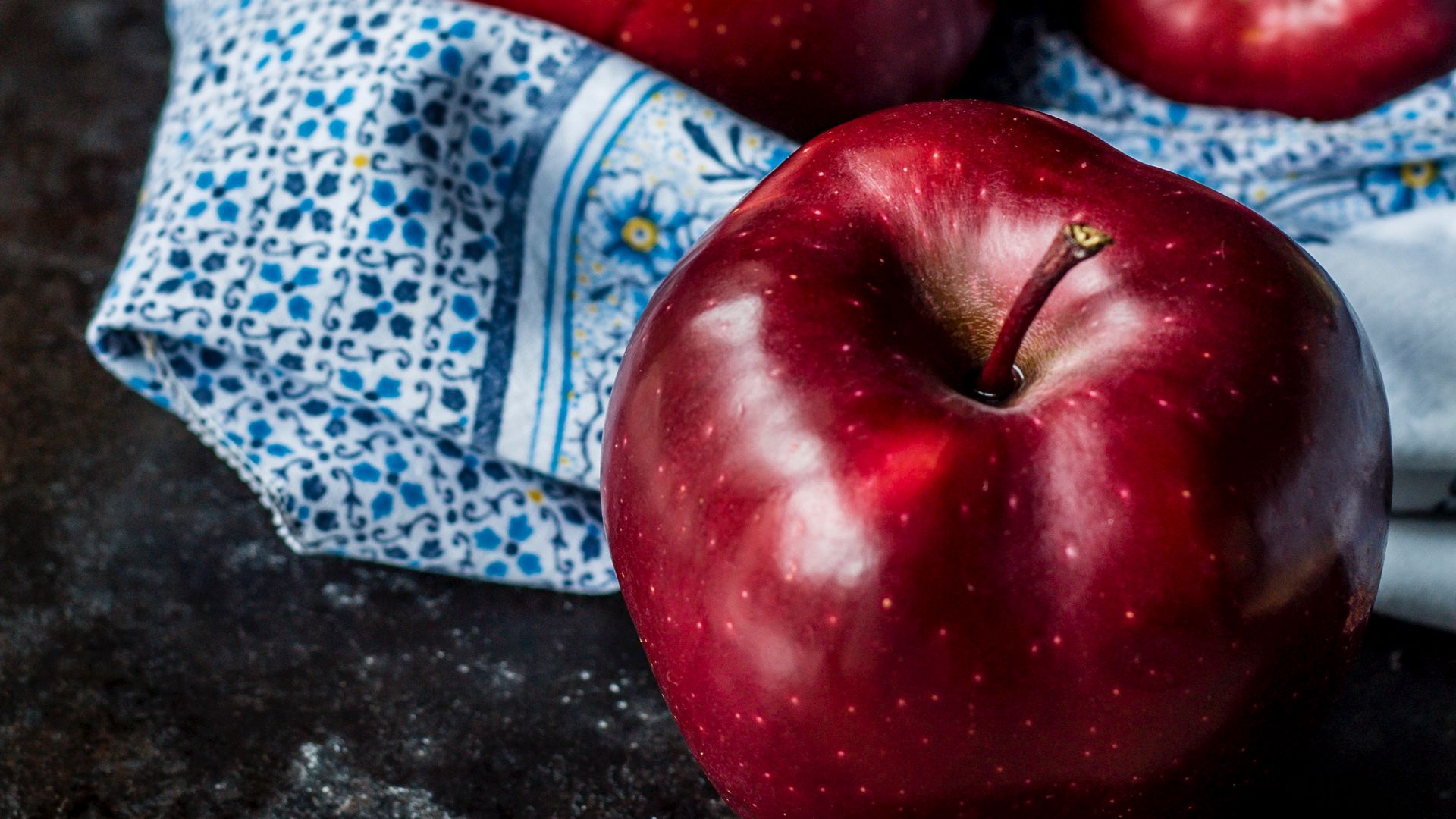 Download wallpaper 1920x1080 apples, fruit, ripe, red full hd, hdtv ...