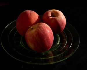 Preview wallpaper apples, fruit, ripe, red, plate