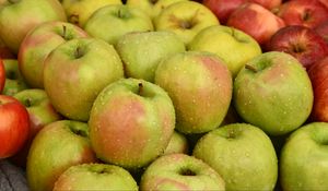 Preview wallpaper apples, fruits, drops, wet