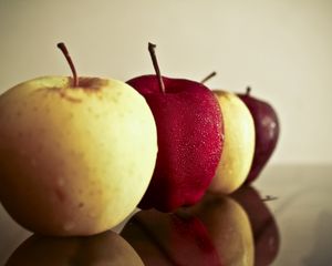 Preview wallpaper apples, mirror, reflection, drops