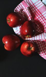 Preview wallpaper apples, towel, fruit, ripe