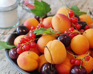 Preview wallpaper apricots, cherries, currants, fruit, berries