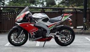 Preview wallpaper aprilia rsv4, aprilia, motorcycle, bike