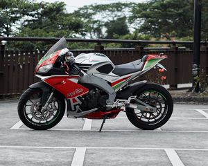 Preview wallpaper aprilia rsv4, aprilia, motorcycle, bike