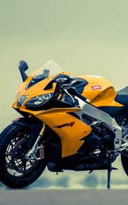 Preview wallpaper aprilia, rsv4, yellow, motorcycle