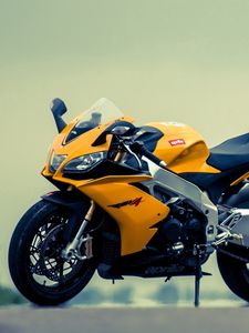 Preview wallpaper aprilia, rsv4, yellow, motorcycle