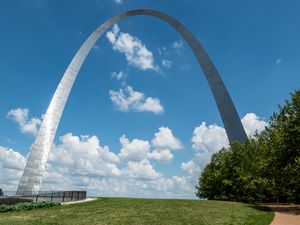 Preview wallpaper arch, monument, memorial, architecture, park, sky, clouds