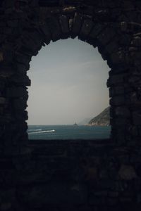 Preview wallpaper arch, sea, horizon, view