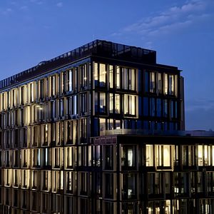 Preview wallpaper architecture, building, windows, edges